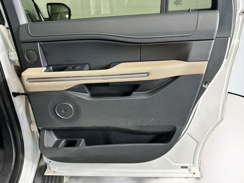 Used 2024 Ford Expedition Max Limited image 34