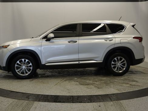 Used 2019 Hyundai Santa Fe SE image 3