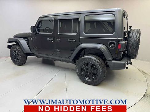 Used 2018 Jeep Wrangler Unlimited Sport S AWD/4WD image 3