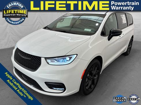 Used 2023 Chrysler Pacifica Limited w/ S Appearance Package AWD/4WD image 1