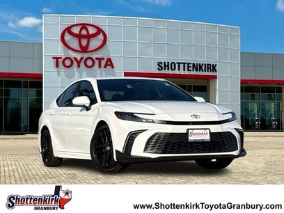 Used 2025 Toyota Camry SE w/ Multimedia Upgrade Package