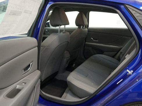 New 2024 Hyundai Elantra SEL w/ Convenience Package image 23