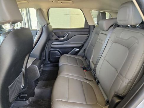 Used 2024 Lincoln Corsair FWD image 9