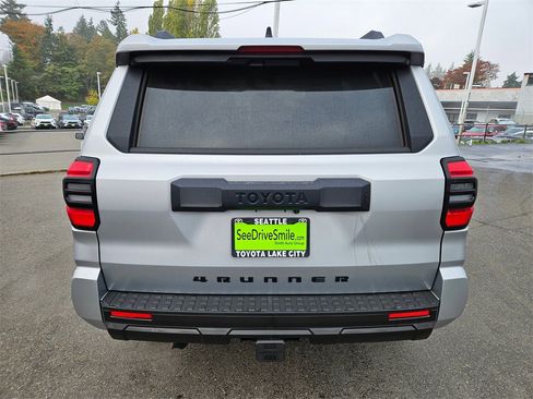 New 2025 Toyota 4Runner SR5 image 4