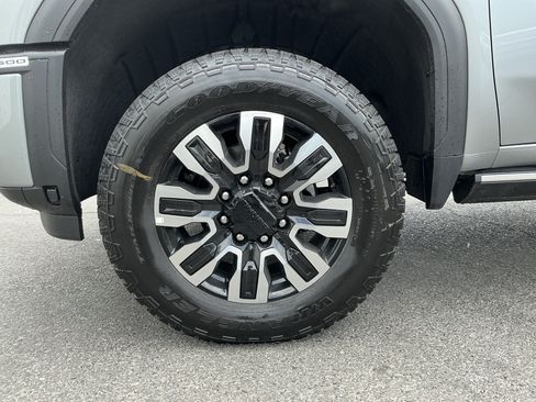 New 2026 GMC Sierra 2500 Denali Ultimate AWD/4WD image 9