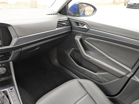 Used 2024 Volkswagen Jetta SE image 16