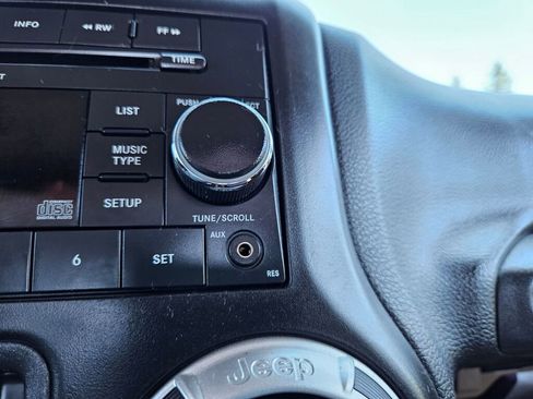 Used 2014 Jeep Wrangler Rubicon image 25