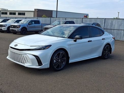Used 2026 Toyota Camry XSE AWD/4WD image 3