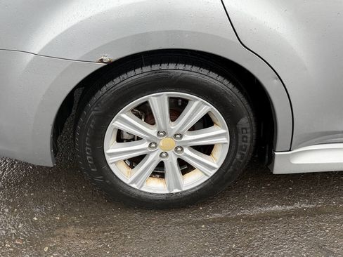 Used 2011 Subaru Legacy 2.5i Premium w/ All-Weather Pkg AWD/4WD image 8