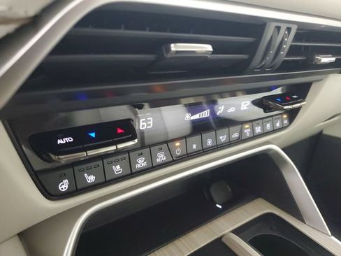Used 2024 MAZDA CX-90 Plug-In Hybrid w/ Premium Plus AWD/4WD image 31