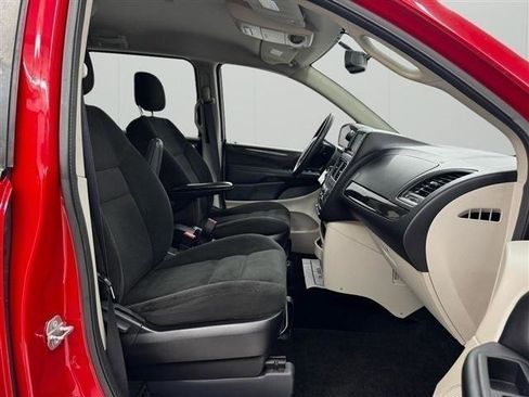 Used 2016 Dodge Grand Caravan SE w/ Quick Order Package 29E SE FWD image 18