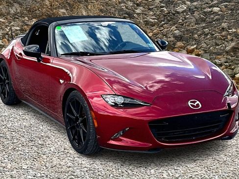 Used 2016 MAZDA MX-5 Miata Sport image 9