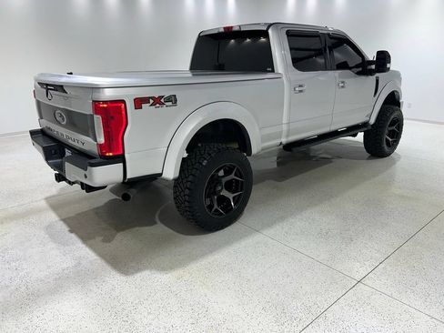 Used 2019 Ford F250 Lariat w/ Lariat Ultimate Package AWD/4WD image 5
