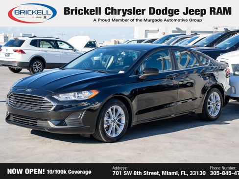 Used 2020 Ford Fusion SE image 1