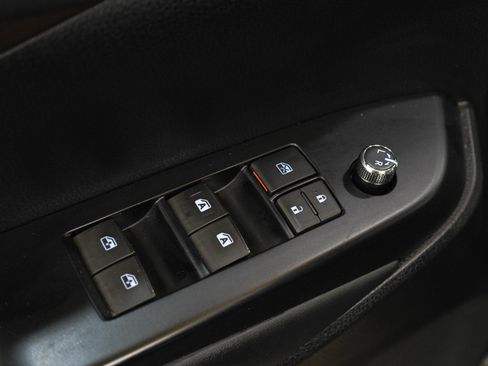 Used 2019 Toyota Highlander Plus AWD/4WD image 24