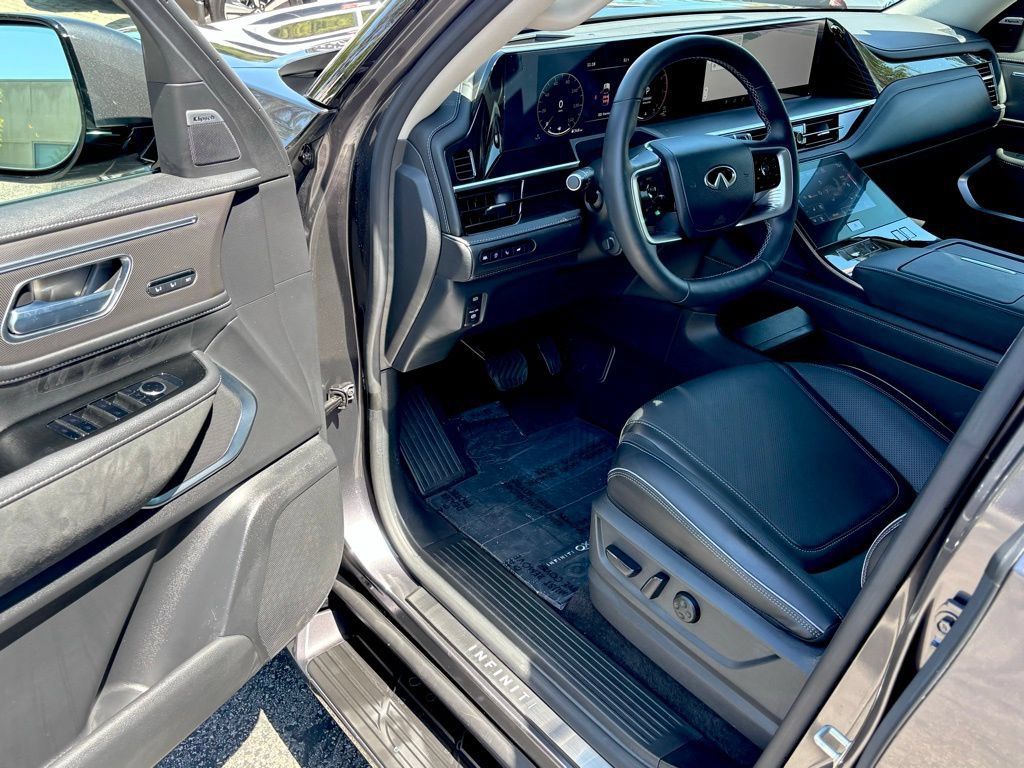Certified 2026 INFINITI QX80 Luxe w/ Cargo Package AWD/4WD image 17