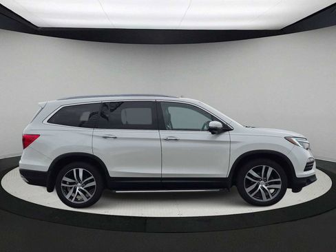 Used 2017 Honda Pilot Touring image 9