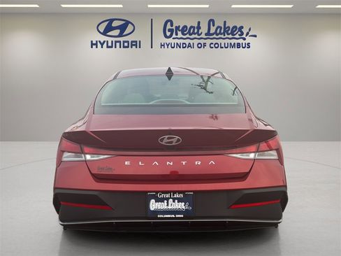 Certified 2024 Hyundai Elantra SE image 4