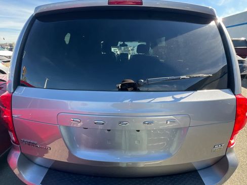 Used 2019 Dodge Grand Caravan SXT image 5