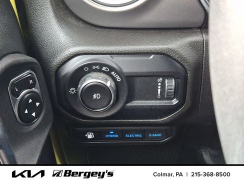 Used 2023 Jeep Wrangler Unlimited Rubicon 4xe AWD/4WD image 25