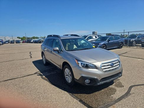 Used 2017 Subaru Outback 2.5i Premium AWD/4WD image 4