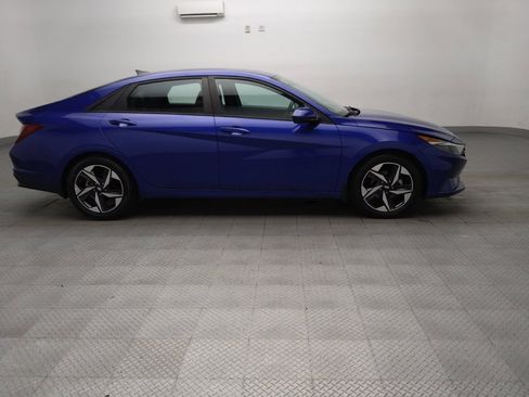 Used 2023 Hyundai Elantra SEL w/ Convenience Package FWD image 11