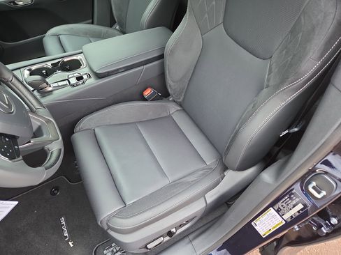 New 2025 Lexus RX 350 w/ Luxury Package image 6