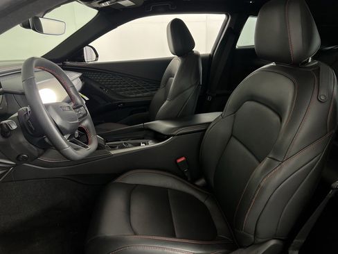 Used 2024 Dodge Charger R/T w/ Plus Group image 23