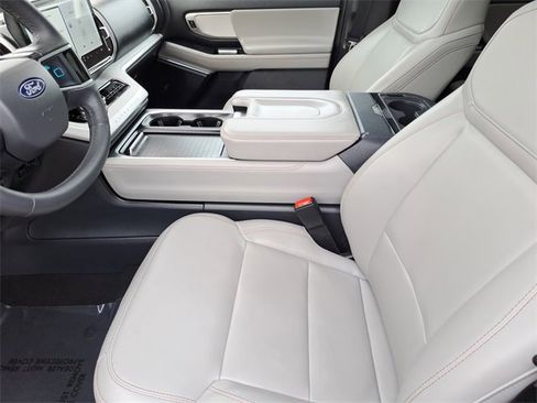 Certified 2025 Ford Expedition Max Active image 32