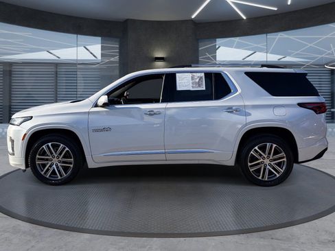 Certified 2023 Chevrolet Traverse High Country FWD image 3