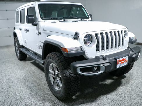 Used 2021 Jeep Wrangler Unlimited Sahara AWD/4WD image 6