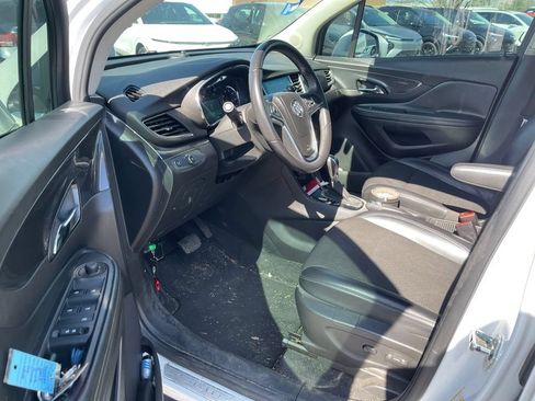 Used 2018 Buick Encore Preferred FWD image 5