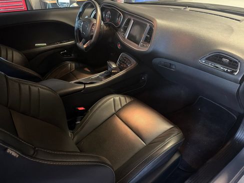Used 2016 Dodge Challenger SRT Hellcat RWD image 5