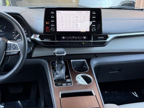 Used 2021 Toyota Sienna XLE image 28