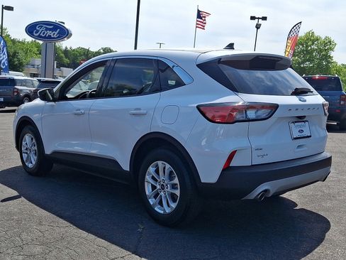 Certified 2021 Ford Escape SE FWD image 4