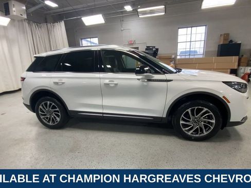 Used 2022 Lincoln Corsair AWD w/ Equipment Group 101A image 2