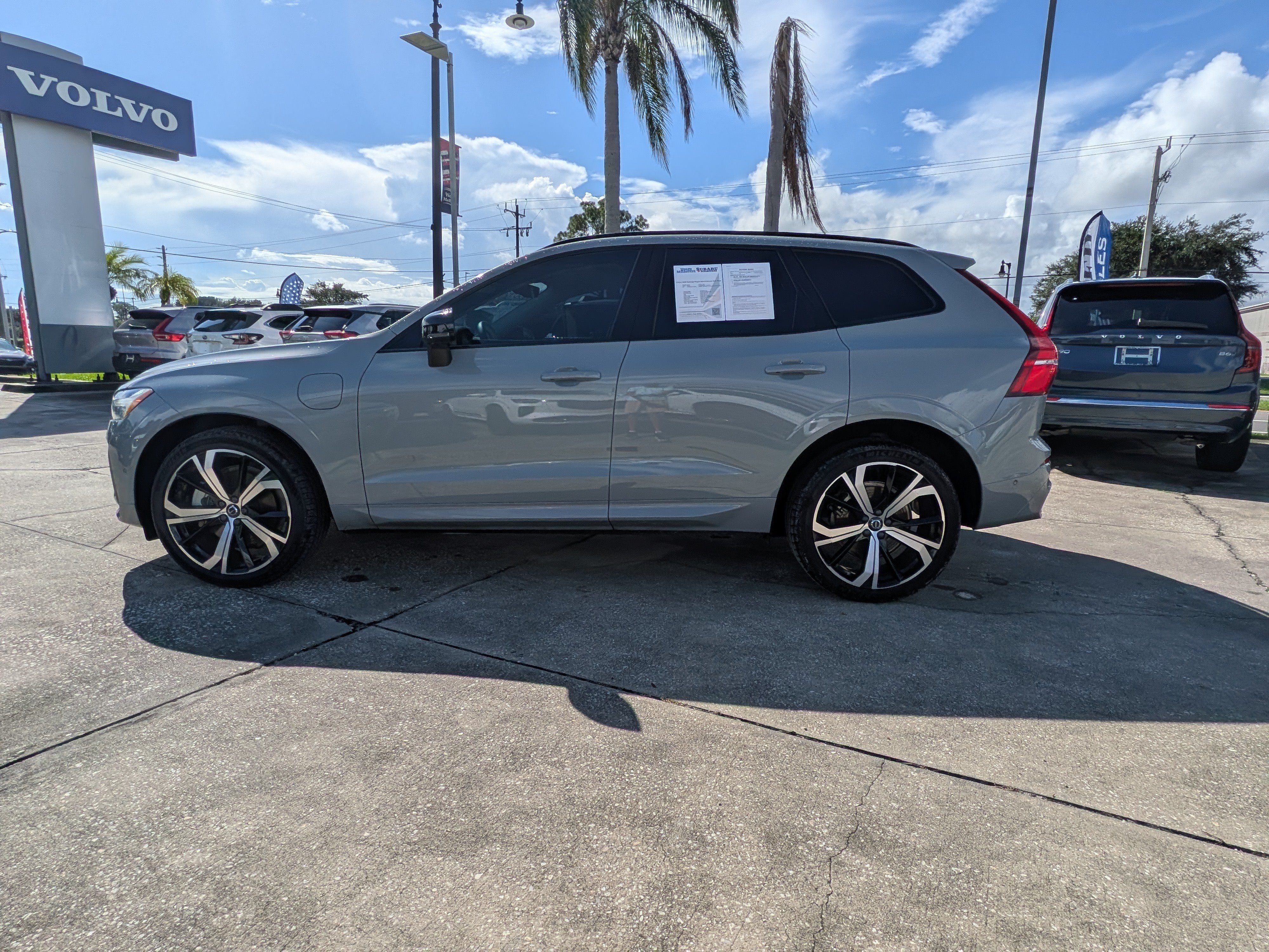 Certified 2024 Volvo XC60 T8 Ultimate w/ Protection Package Premier AWD/4WD image 6