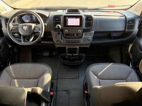 Used 2025 RAM ProMaster 2500 w/ Convenience Group image 10