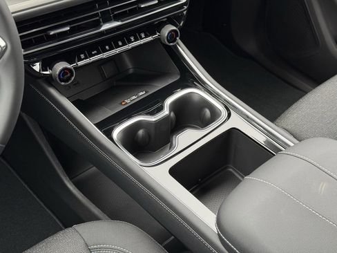 New 2026 Chevrolet Traverse LT image 22