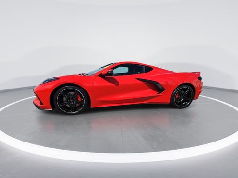 Used 2021 Chevrolet Corvette Stingray Coupe w/ Z51 Performance Package RWD image 5