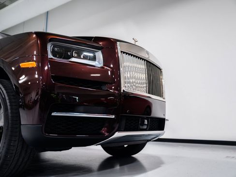 Used 2023 Rolls-Royce Cullinan AWD/4WD image 38