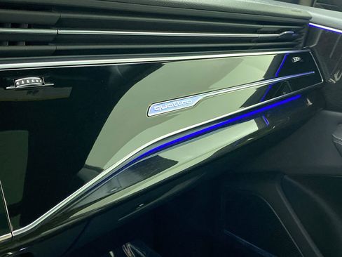 Used 2025 Audi Q8 Premium Plus w/ Premium Plus Package image 12