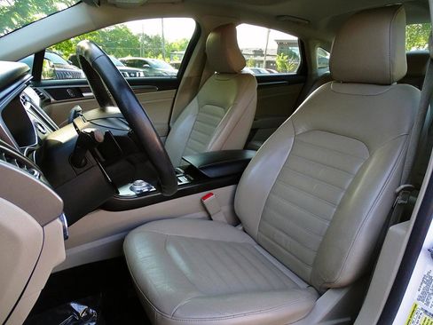 Used 2018 Ford Fusion SE w/ Fusion SE Technology Package FWD image 38