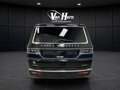 Used 2023 Jeep Grand Wagoneer Series II image 6