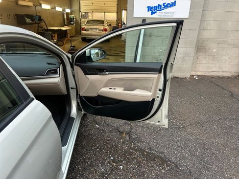 Used 2017 Hyundai Elantra SE w/ SE A/T Tech Package 03 image 29