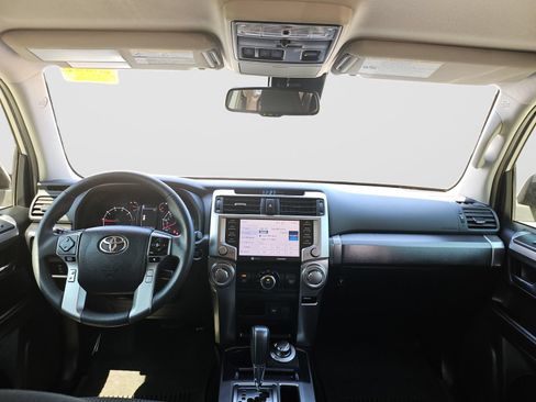 Used 2022 Toyota 4Runner SR5 AWD/4WD image 18