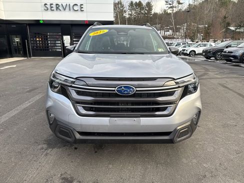 Used 2025 Subaru Forester Limited image 9