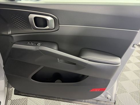 Used 2025 Kia Sorento S w/ Panoramic Sunroof Package image 44