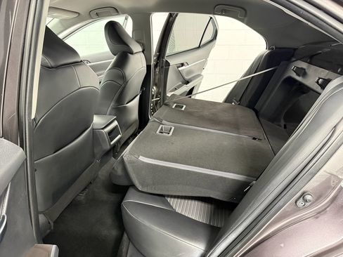Used 2022 Toyota Camry SE image 13