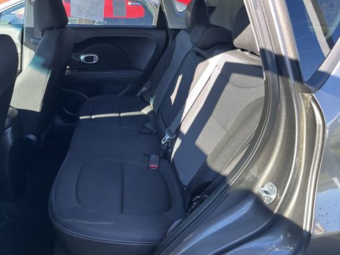Used 2019 Kia Soul + image 14